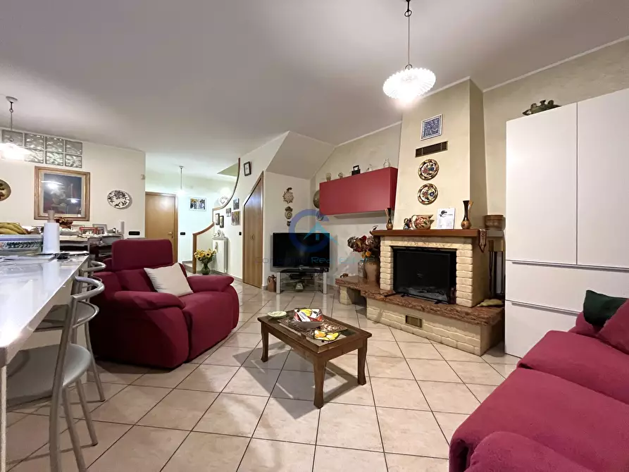 Immagine 14 di Casa trifamiliare in vendita  a Catanzaro