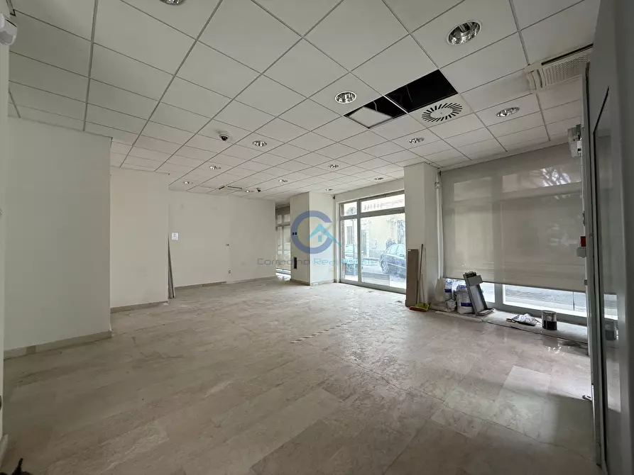 Immagine 13 di Locale commerciale in affitto  in Via Nazario Sauro 9 a Catanzaro