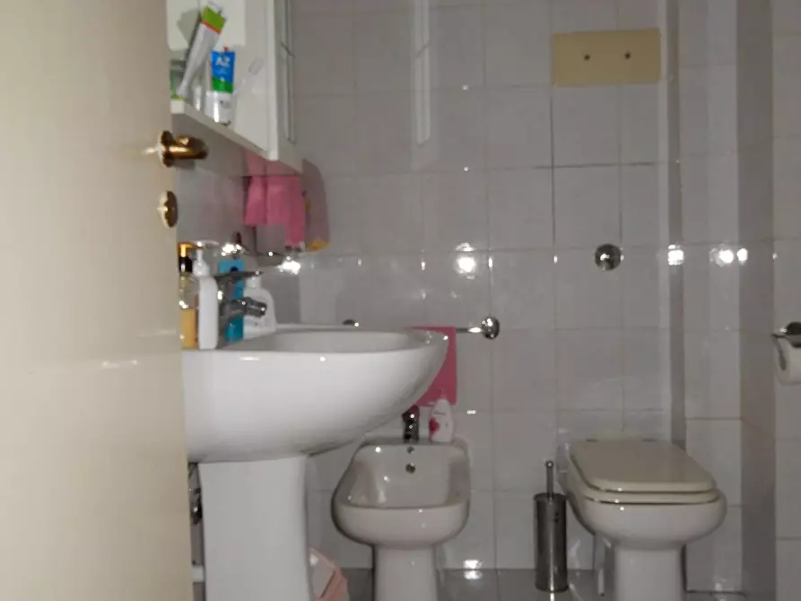 Immagine 11 di Stanza singola in affitto  a Catanzaro