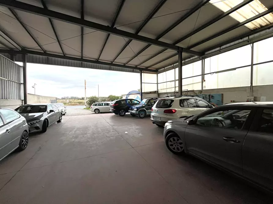 Immagine 10 di Laboratorio in affitto  in Strada Statale 106 Jonica 7 a Catanzaro