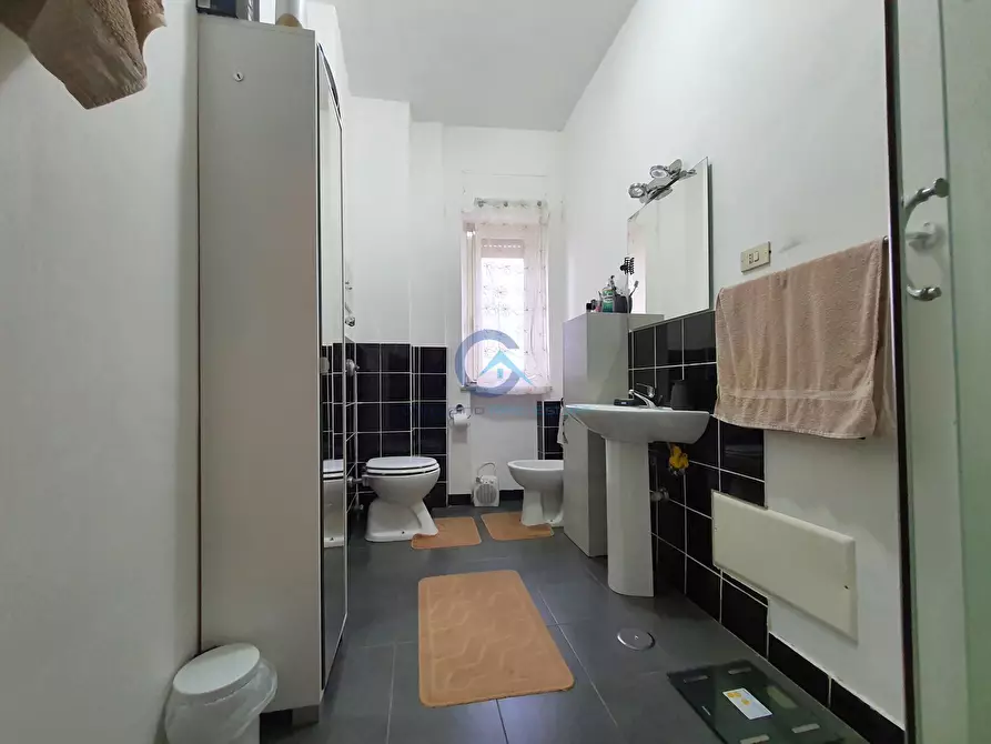 Immagine 10 di Trilocale in affitto  a Catanzaro