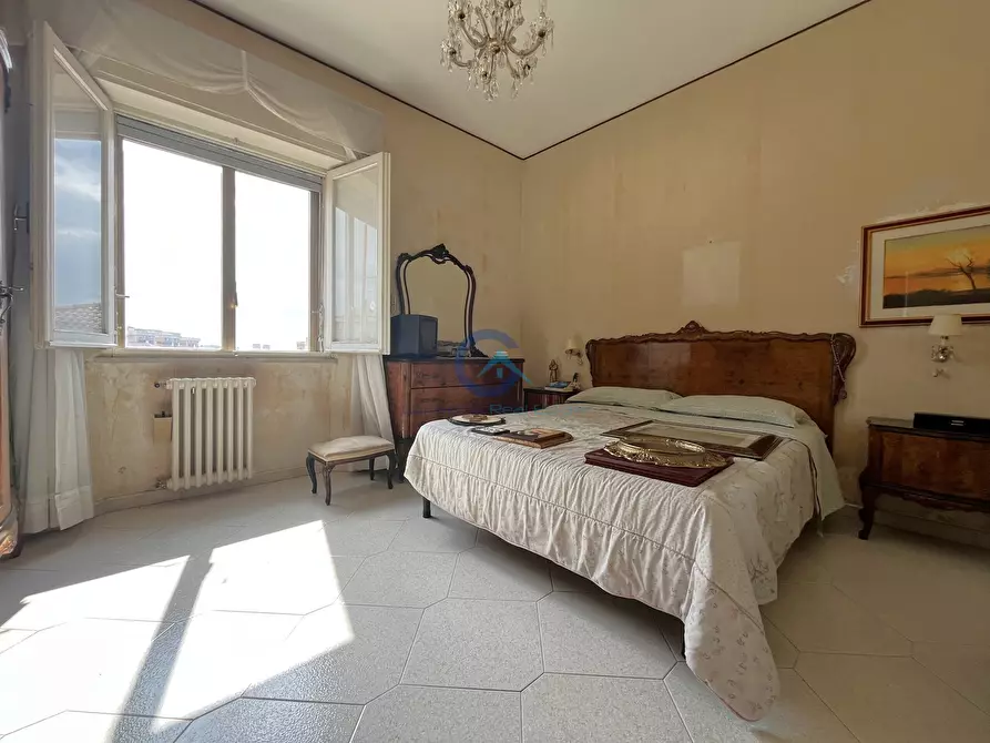 Immagine 16 di Quadrilocale in vendita  in Viale Crotone 66 a Catanzaro