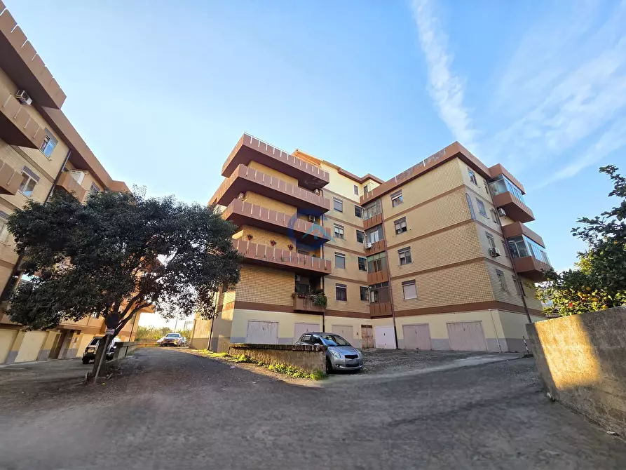 Immagine 1 di Trilocale in vendita  in Viale Crotone 6 a Catanzaro