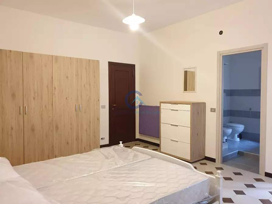 Immagine 18 di Pentalocale in affitto  a Catanzaro