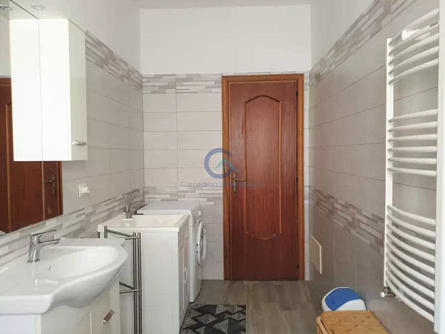 Immagine 10 di Pentalocale in affitto  a Catanzaro