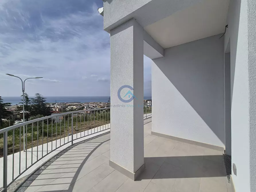 Immagine 5 di Trilocale in affitto  in Via Antonio Izzi De Falenta 14 a Catanzaro