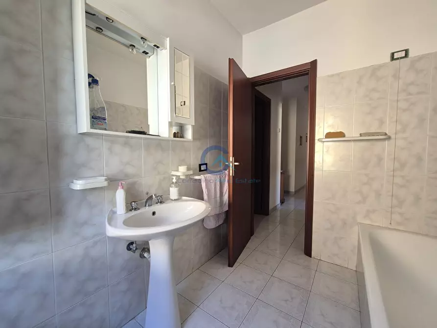 Immagine 12 di Quadrilocale in affitto  in Via dei Conti Falluc 126 a Catanzaro