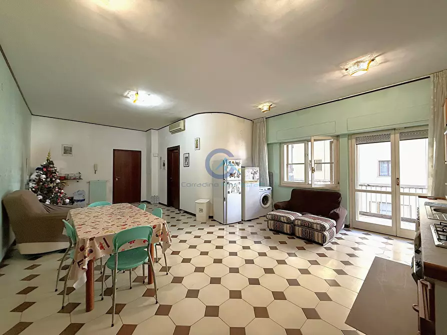 Immagine 1 di Pentalocale in vendita  in Via Corace 46 a Catanzaro