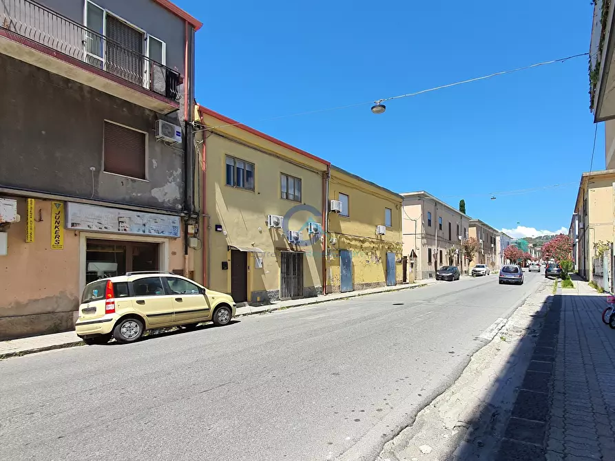 Immagine 7 di Locale commerciale in affitto  in Via Nazionale 125 a Catanzaro