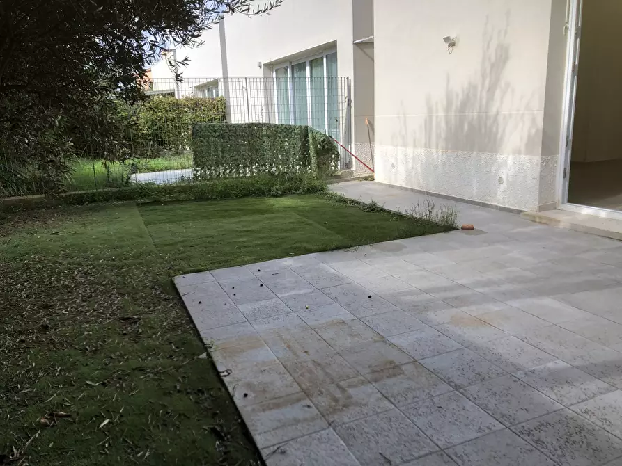 Immagine 22 di Villa in vendita  in VIA GELA a Siracusa