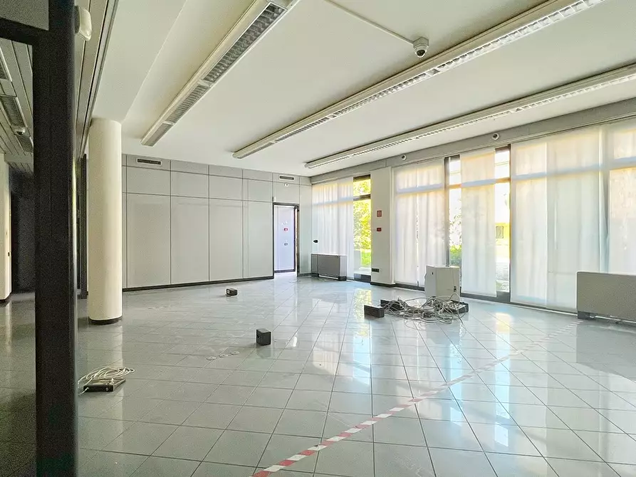 Immagine 2 di Locale commerciale in affitto  in Via Santissima a Borgosatollo