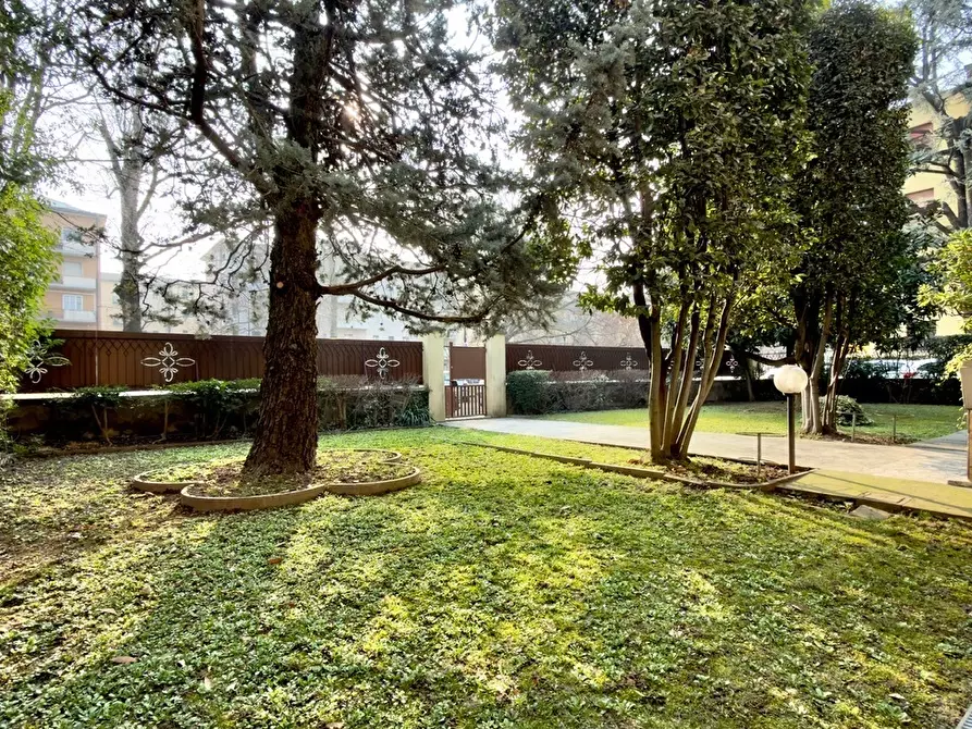 Immagine 3 di Casa indipendente in vendita  in Via Angela Contini a Brescia