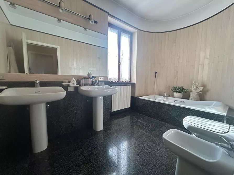 Immagine 28 di Villa in vendita  in via prati 13 a Rezzato