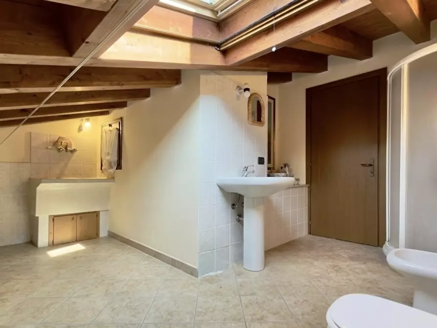 Immagine 20 di Quadrilocale in vendita  a Nave