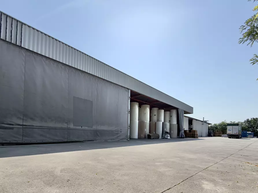 Immagine 11 di Attività artigianale in vendita  in SP23 80A a Montirone