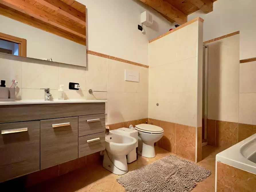 Immagine 10 di Trilocale in vendita  in Via Galliano a Passirano