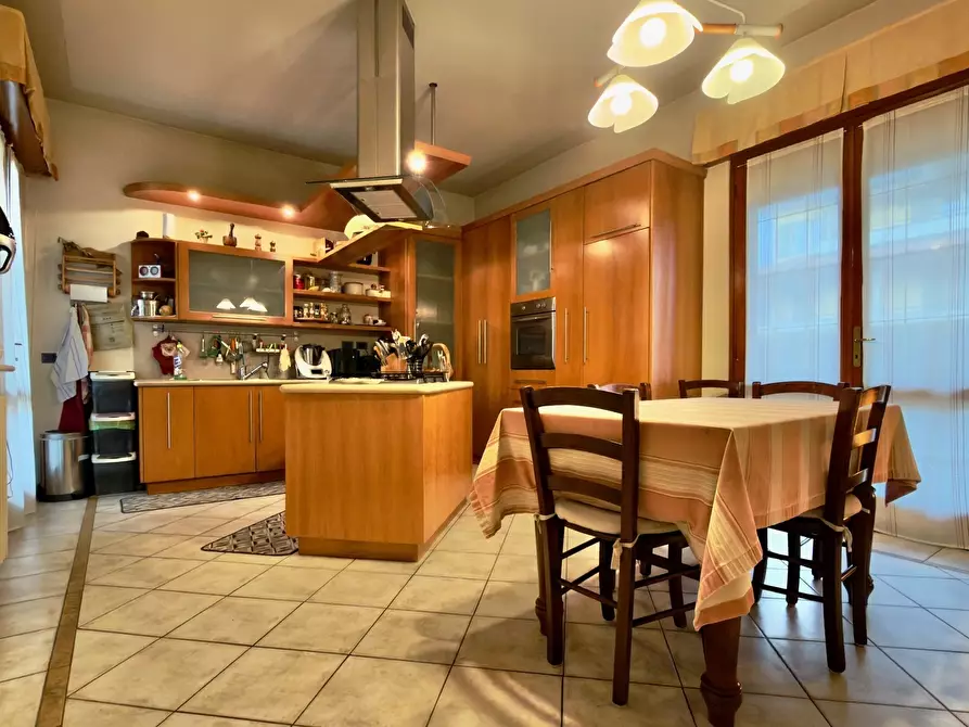 Immagine 4 di Casa indipendente in vendita  in Via I Maggio a Castegnato