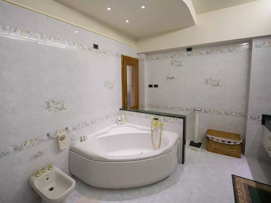 Immagine 29 di Casa indipendente in vendita  a Leno