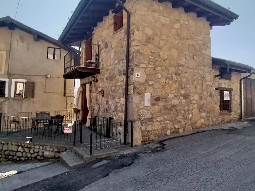 Immagine 2 di Porzione di casa in vendita  in Via Navono 1 a Pertica Alta