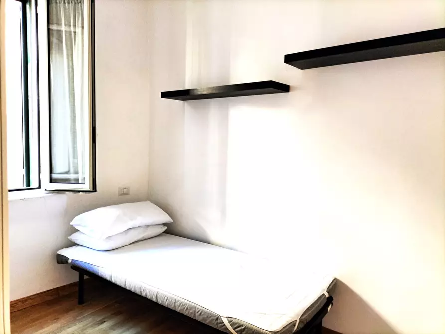 Immagine 19 di Trilocale in affitto  in Via Beato Angelico a Roma