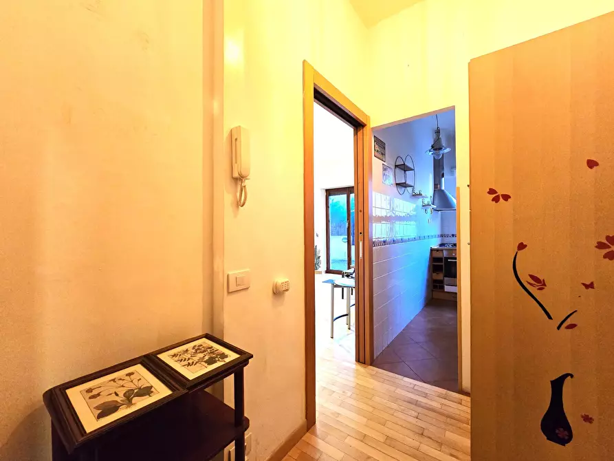 Immagine 16 di Bilocale in affitto  in Via Francesco Cocco Ortu 120 a Roma