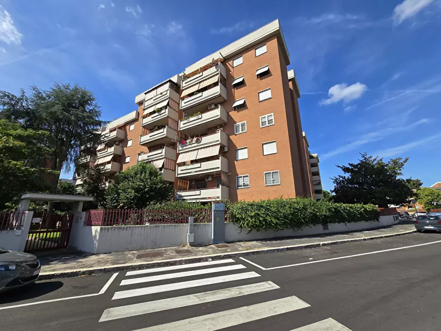 Immagine 28 di Trilocale in vendita  in Via Giuseppe Rosaccio 103 a Roma