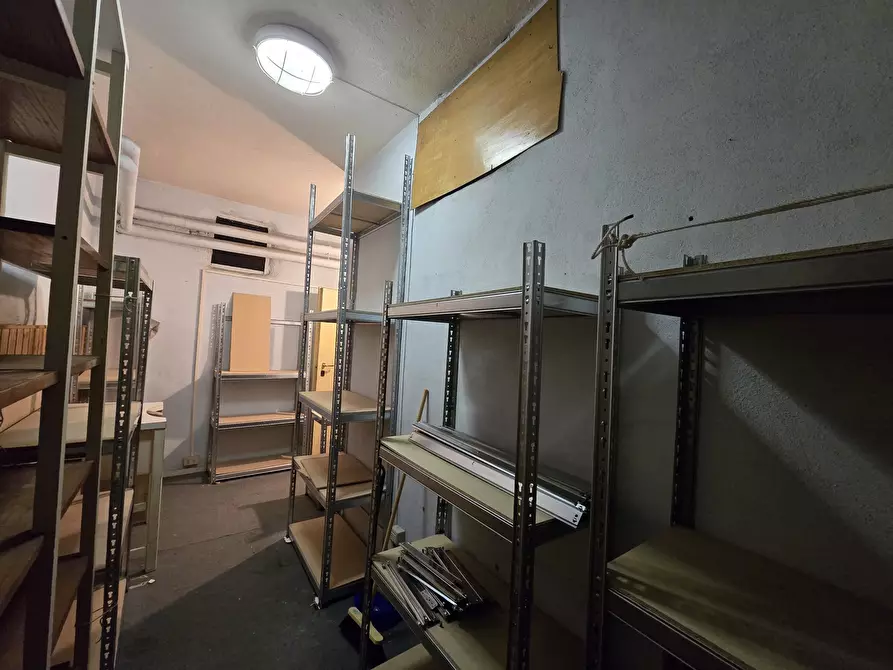 Immagine 16 di Magazzino in vendita  in Via Emilio de Marchi 21 a Roma