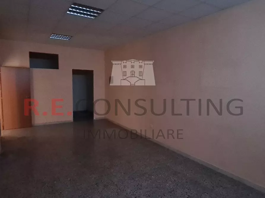 Immagine 17 di Ufficio in affitto  in Via P. Impastato a Martina Franca