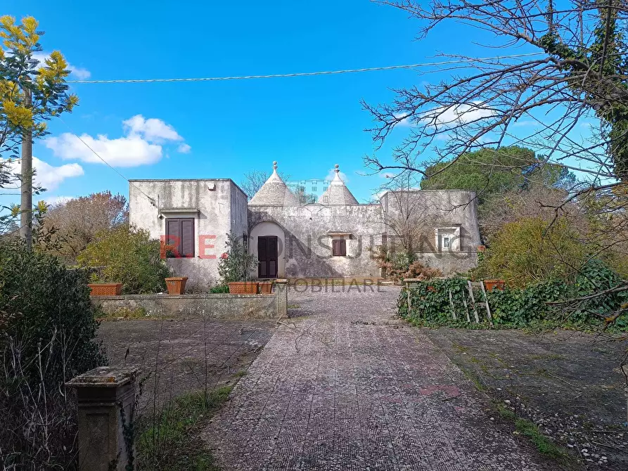 Immagine 43 di Villa in vendita  in SS172 24 a Martina Franca