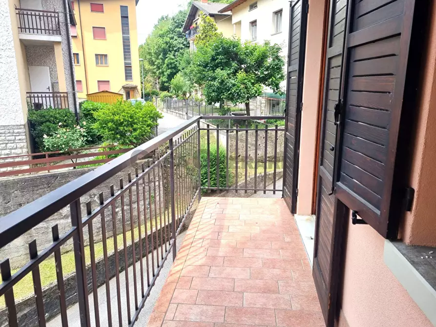 Immagine 1 di Quadrilocale in vendita  in Via al Quadrel 18 18 a Zogno