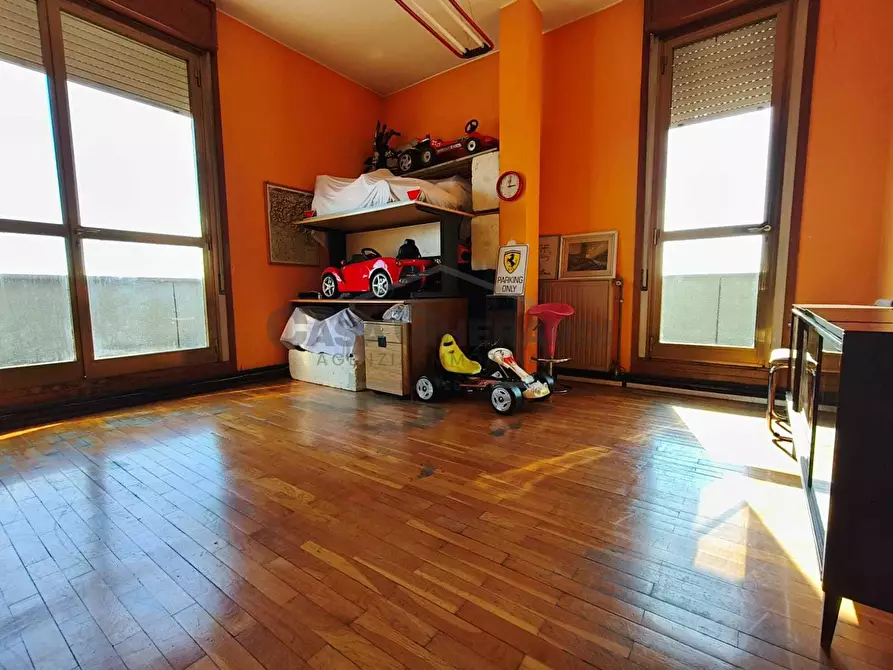 Immagine 9 di Attico in vendita  in Via Roma 80 a Ponte San Pietro