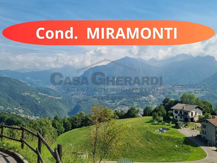 Immagine 1 di Trilocale in vendita  in Via Centro 4 a Zogno