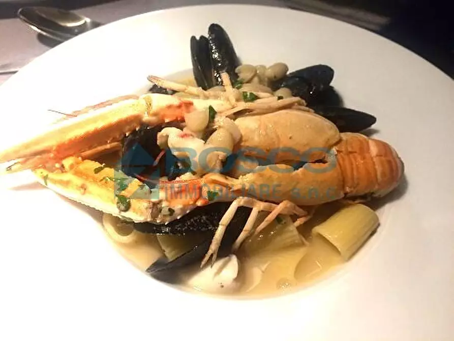 Immagine 15 di Bar / Ristorante in vendita  a Lerici