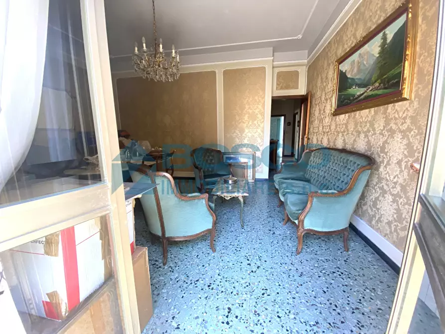 Immagine 11 di Pentalocale in vendita  a La Spezia