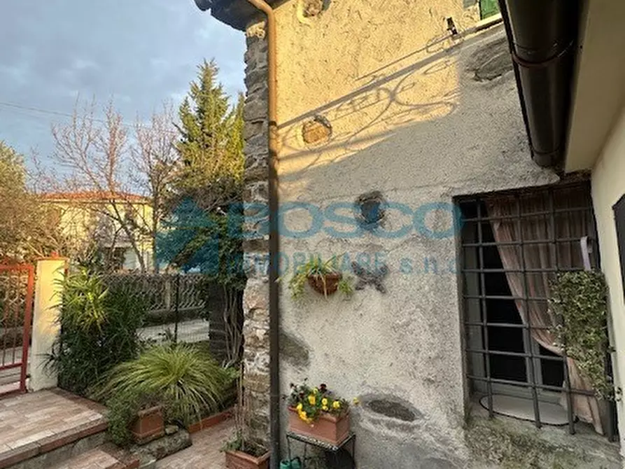 Immagine 8 di Casa bifamiliare in vendita  in Via Canale a Castelnuovo Magra