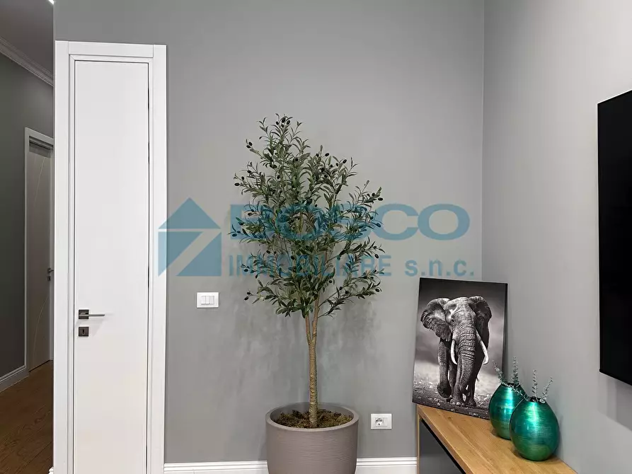 Immagine 18 di Pentalocale in vendita  in Piazza Garibaldi a La Spezia