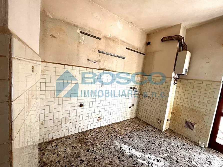 Immagine 11 di Quadrilocale in vendita  in Via Lunense a Carrara