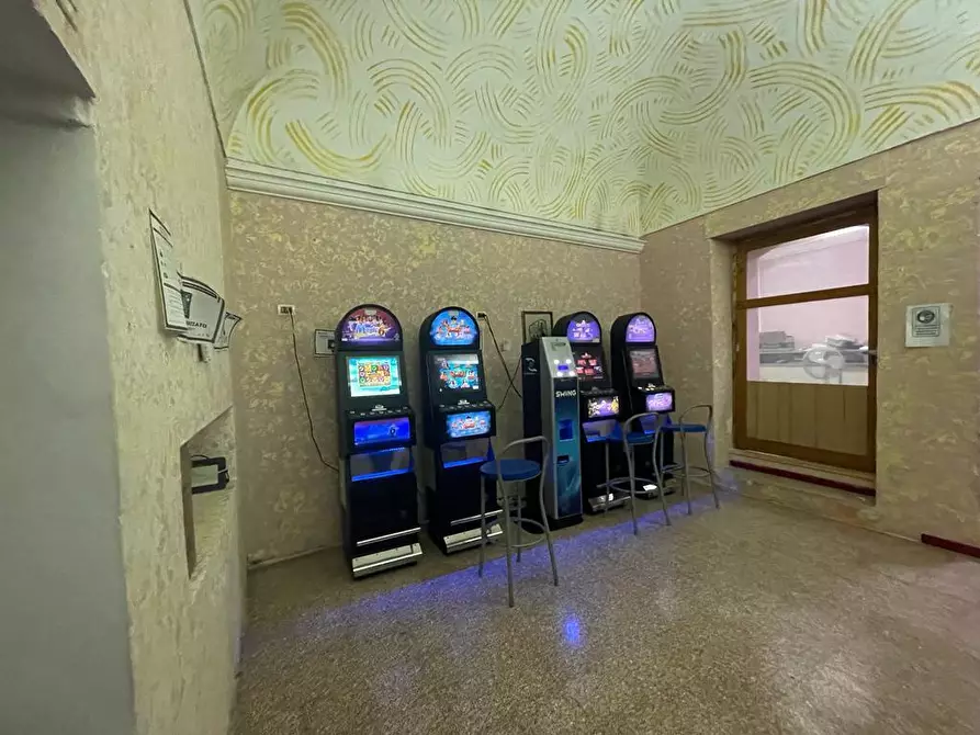 Immagine 8 di Locale commerciale in affitto  in solarino a Solarino