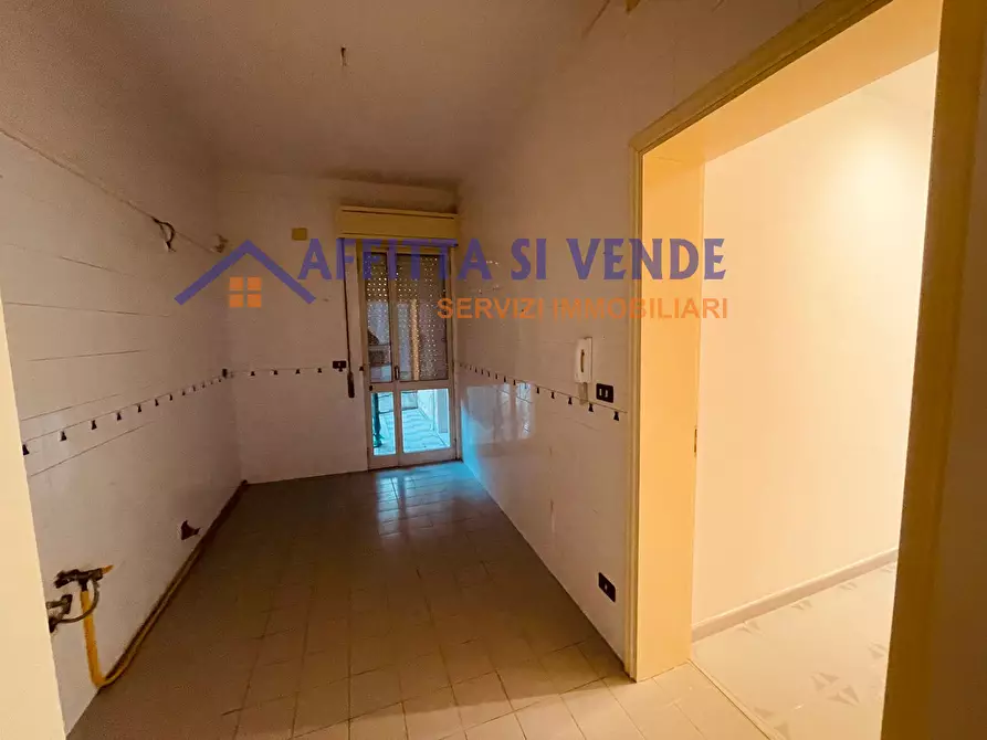 Immagine 13 di Pentalocale in vendita  in Via Napoli 8 a Floridia