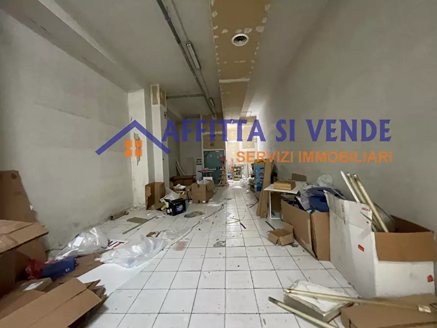 Immagine 9 di Locale commerciale in affitto  in Via Tevere 72 a Siracusa