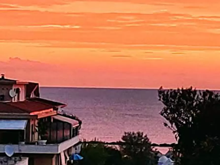 Immagine 1 di Quadrilocale in vendita  in piazza Duca Degli Abruzz a Pescara