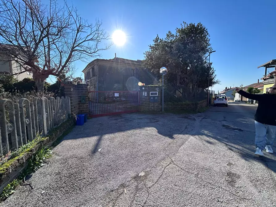 Immagine 7 di Rustico / casale in vendita  a Pescara