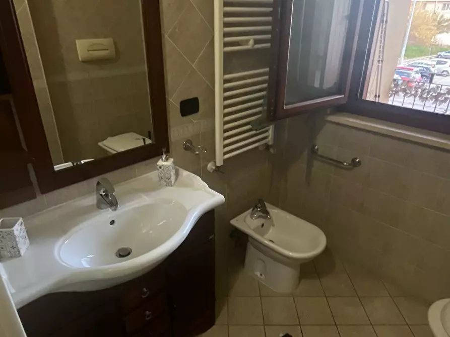 Immagine 26 di Bilocale in affitto  a Pescara