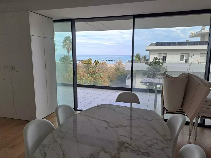 Immagine 6 di Trilocale in affitto  a Pescara