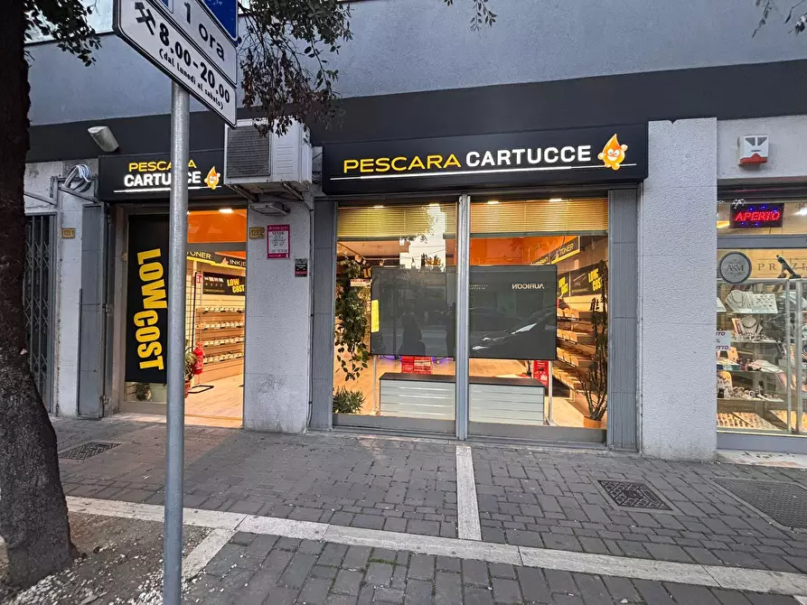 Immagine 2 di Attività commerciale in affitto  a Pescara