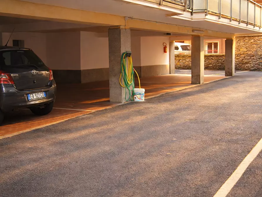 Immagine 14 di Trilocale in vendita  a Rapallo