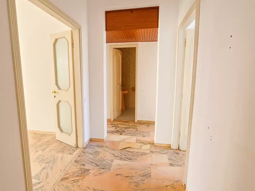 Immagine 3 di Trilocale in vendita  a Rapallo