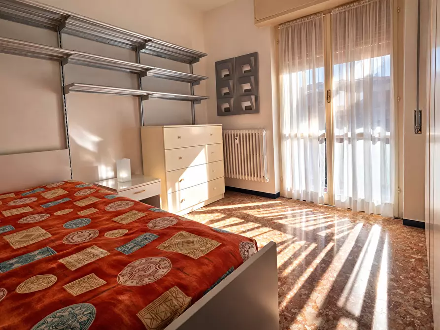 Immagine 6 di Trilocale in affitto  a Rapallo