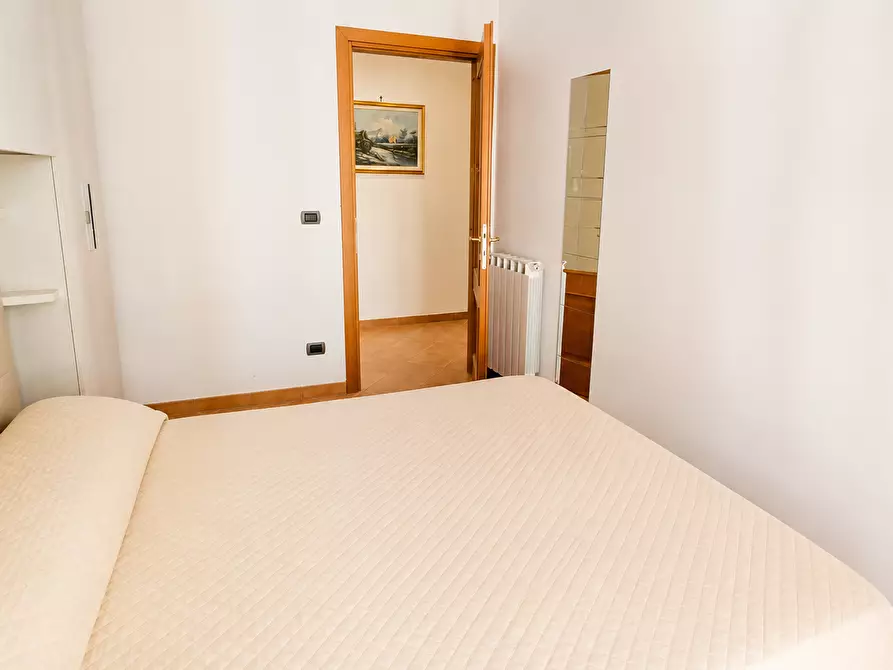 Immagine 12 di Trilocale in vendita  a Rapallo