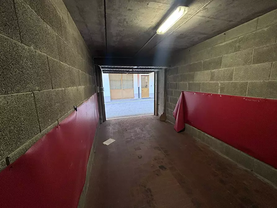 Immagine 8 di Garage in vendita  in Via Albenga 22 a Torino